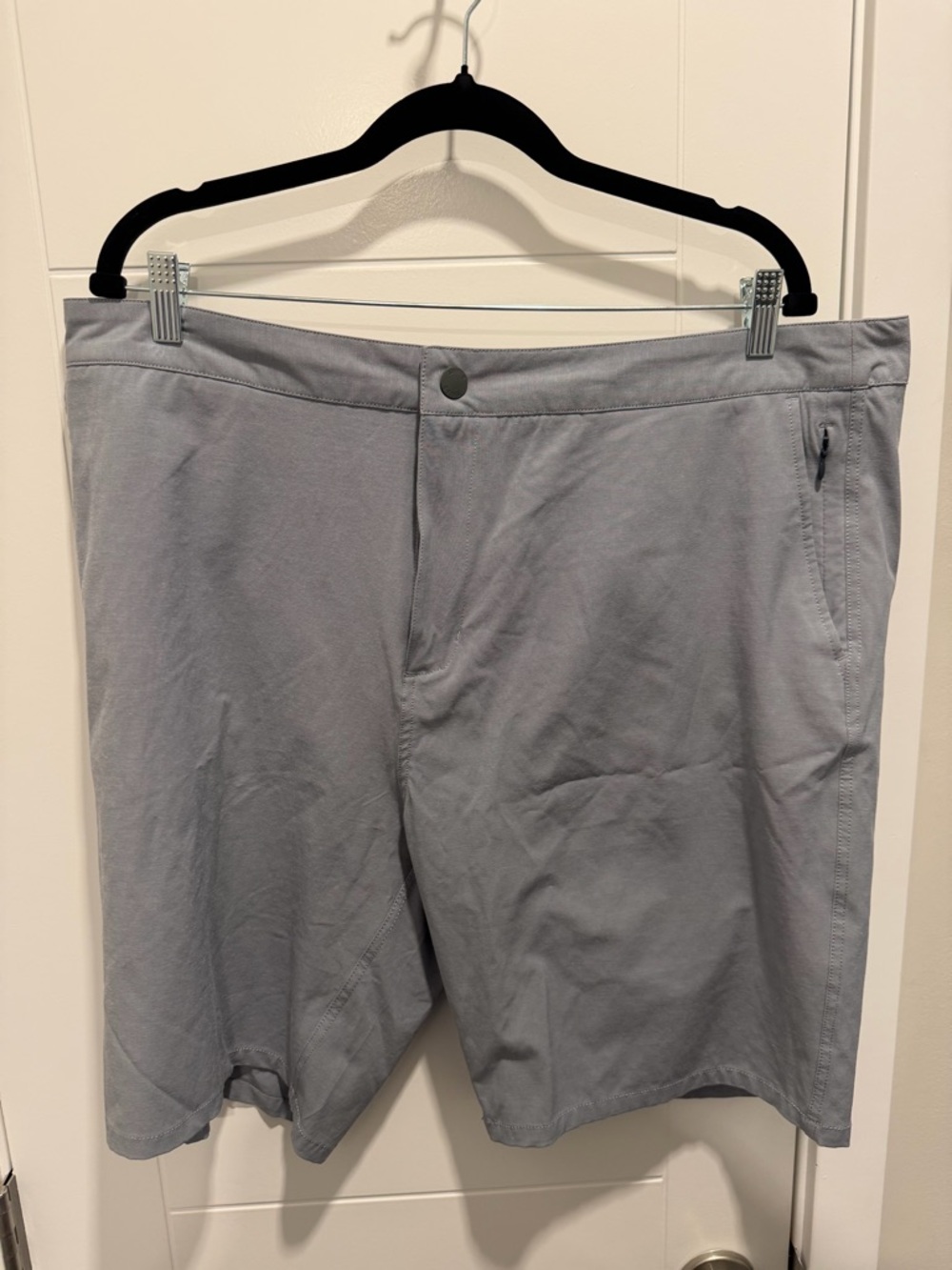 johnnie-O Light Gray Flat Front Performance Shorts